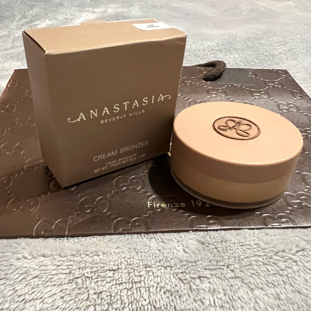 Anastasia Beverly Hills Cream Bronzer - Matte Contour and Sculpt Cream Bronzer